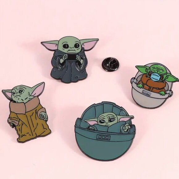 SET OF 4! Star Wars Baby Yoda Lapel Hat Pin Set Mandalorian Vintage - Picture 2 of 15